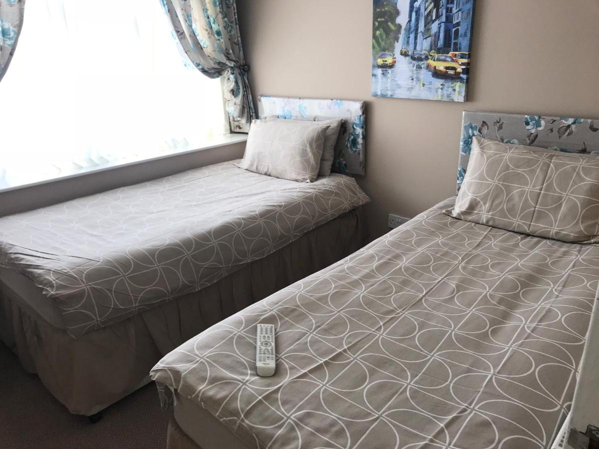3 Bedroom Self-Catering Holiday Home Stepps ภายนอก รูปภาพ